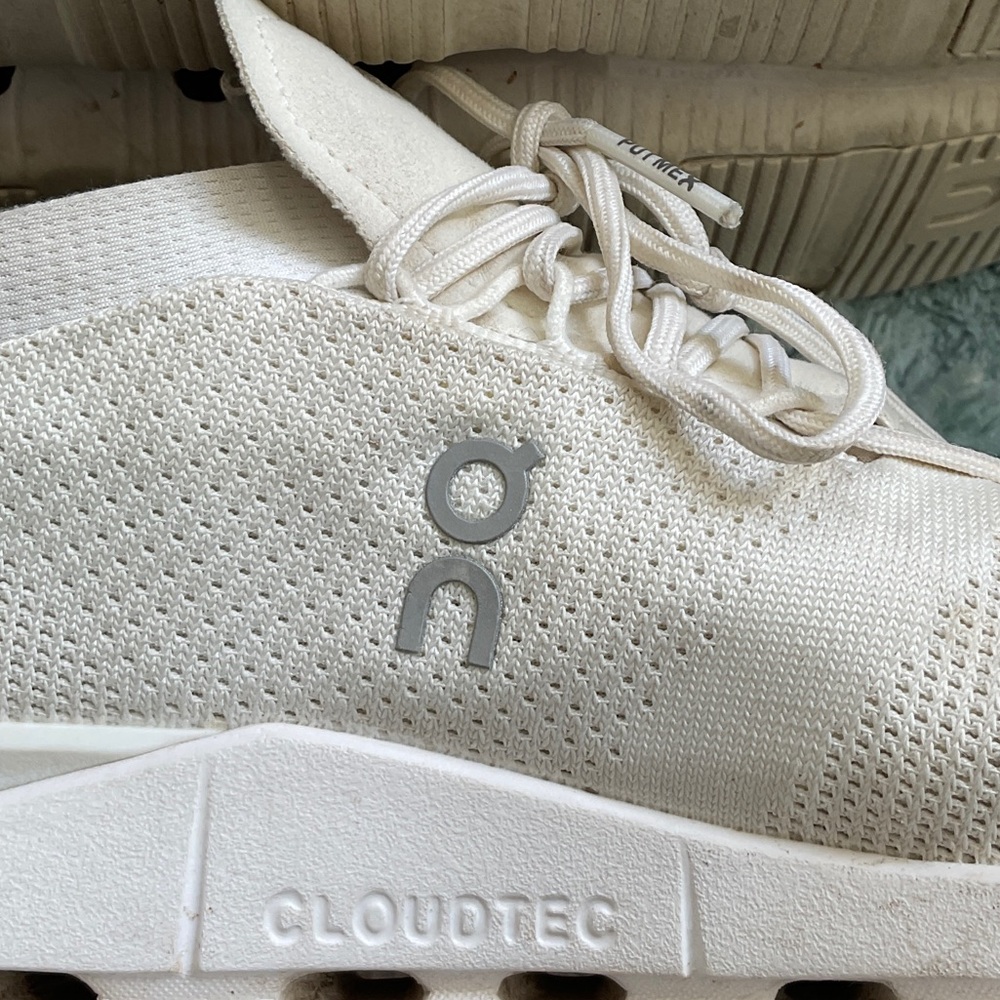 On Cloud women’s cloud sneaker - Picture 2 of 4